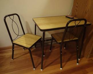 VINTAGE CHILDS' TABLE w/2 CHAIRS