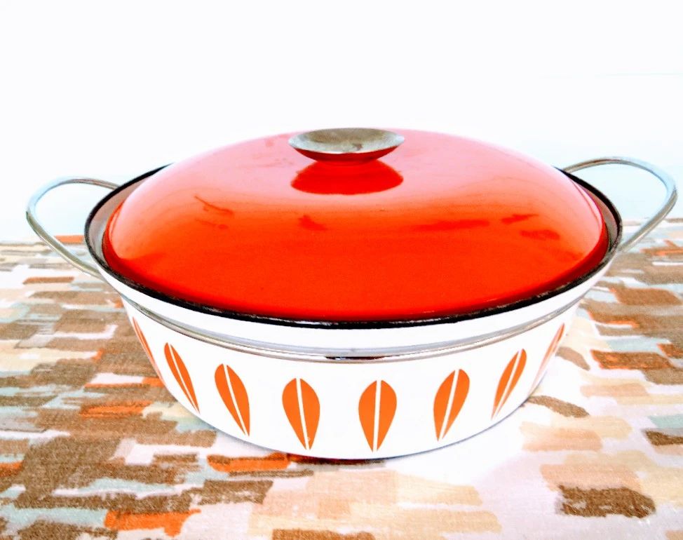 Cathrineholm casserole with handles