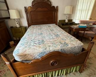 Antique bed (full size)