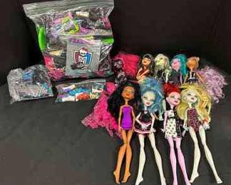 9 Monster High Dolls Accessories 