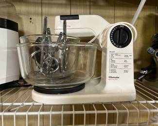 Vintage Sunbeam MixMaster 12-Speed With Glass Bowls