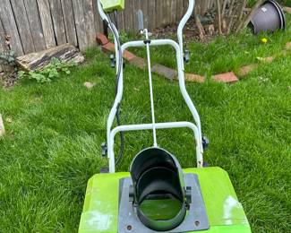 GreenWorks (20") 12-Amp Electric Snow Blower