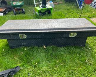  Crossover Truck Tool Box with Removable Tray, Aluminum, Diamond Plate