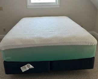 Same mattress Serta - queen