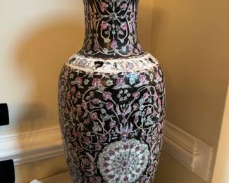 Chinese Hand-Painted Royal Vase / 24" H