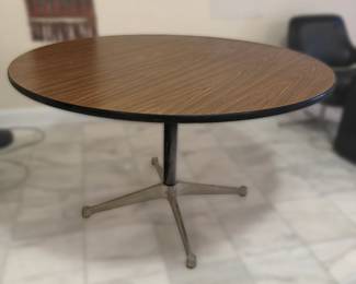 Vintage Herman Miller Designed by Charles Eames Aluminum Base Round Pedestal Dining Table (48"D x 29"H)