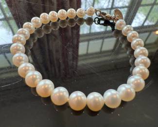 Tiffany & Co. Sterling Silver Clasp Pearl Bracelet