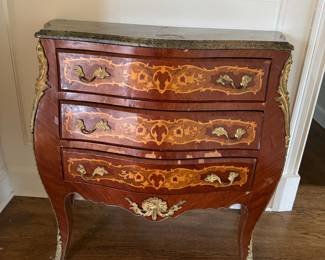 Early 20th Century French Bombe Chest of Drawers (17"D x 33-1/2"W x 31-1/2"H)