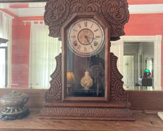 1910 GINGERBREAD PENDULUM CLOCK