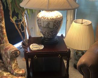 Bombay Company Side Table with Decorative Lamp (Pr)