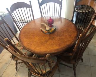 Kitchen Table with Six Chairs (Leaf Not Seen in Picture)