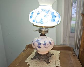 Vtg White/Blue Flower Hurricane Lamp!
