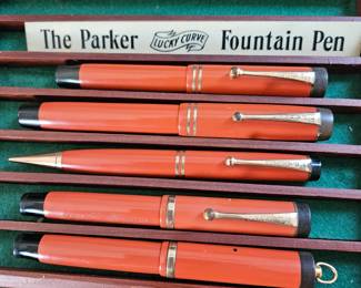 Vtg. Parker USA Red Lucky Curve Duofold Fountain Pens (Jr, Sr, Ladies) & Mechanical Pencil 
