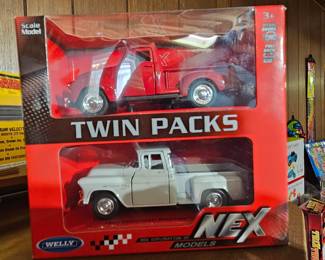 Nex Models Welly 1953 Chevy Diecast Trucks 
1:23