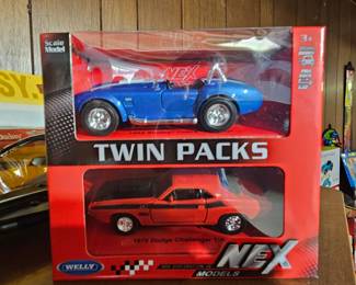 Welly Nex DieCast Twin Pack 1965 Cobra 427 & 1970 Dodge Challenger