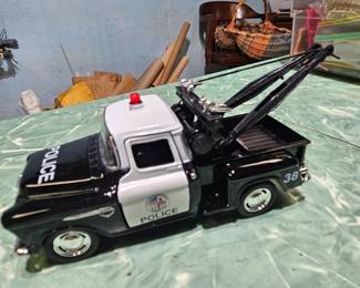 Kinsmart 1955 Chevy Stepside Police Pick Up Tow Truck Wrecker 1:32