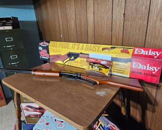 Red Ryder 650 BB Gun Rifle Kit 
