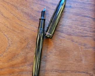 Vtg. Sheaffer’s Striated Green Fountain Pen USA 33/14k Nib
