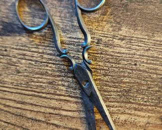 Antique Decorative Sewing Embroidery Scissors 
