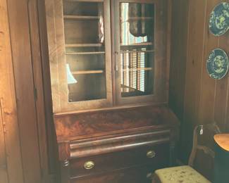 LARGE OLDER SECRETARY 