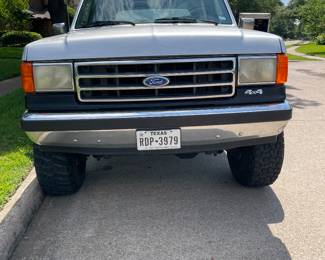 1990 FORD BRONCO XLT 
10,748 miles
See addition pics for more details 