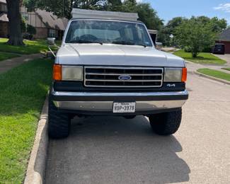 1990 FORD BRONCO XLT 
10,748 miles
See addition pics for more details 