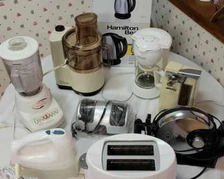 Various Kitchen Appliances 