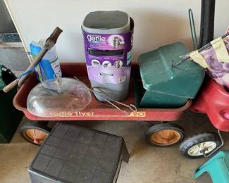                                                              Radio Flyer Metal Vintage 
                                                and Radio Flyer Plastic Wagons  