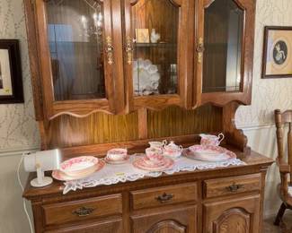 Kincaid China Cabinet with Lighted Cabinet top with Royal Albert Serena ...Bone China
