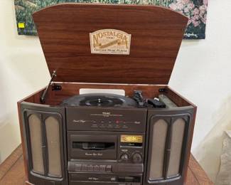 Nostalgia Vinyl and Radio Set - WORKS GREAT!!