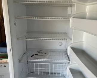 Up Right  FREEZER  Primo CLEAN 26 cu ft