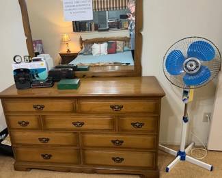  GREAT CONDITION ... Beautiful Dresser and Mirror - Priced to sell