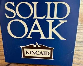 Kincaid 8 Chairs  2 leaves  Beautiful Table Vey Well Taken care of