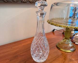 Crystal decanter with diamond pattern 10"