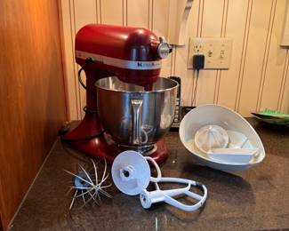 KitchenAid Accolade 400 with attachments, works well