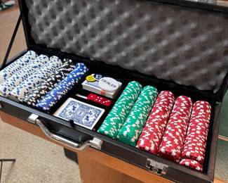 Large poker chips boxed set, black case