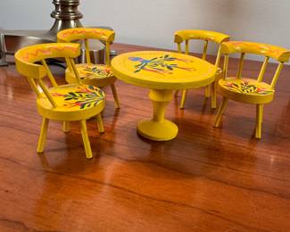 Miniature yellow painted chair and table 2-2.5"H