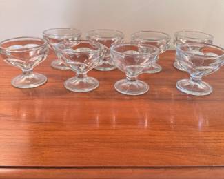 Set of 8 clear glass dessert cups