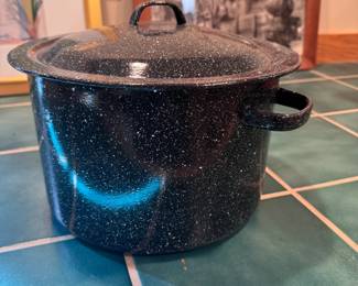 Speckled metal pot 6"H x 8"W