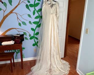 Vintage wedding dress and veil (8 ft. long) lace has some areas of staining,  shoulder-to-hem is 4.5 ft, waist is approx. 20" and chest at 22/23"