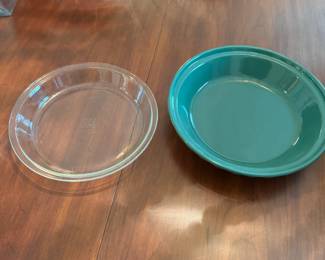 Pyrex clear glass 9" and Chantel pie 9.5" pans
