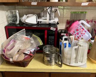 Kitchen - microwave and more