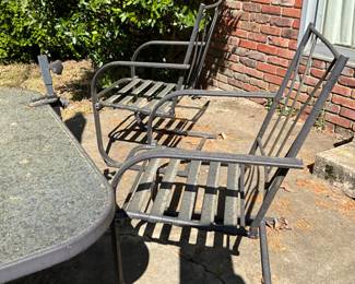 Outside patio set with umbrella & extra base