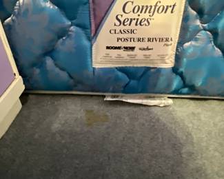 Bedroom - Queen size bedding set