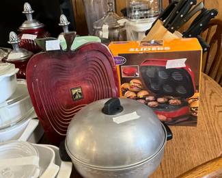 Kitchen - vintage metal bun/rolls/bread warmer  as well as Sliders maker
