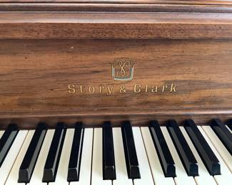 Story & Clark piano