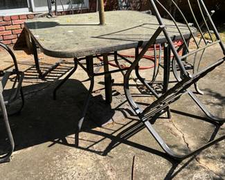 Outside patio set with umbrella & extra base