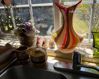 Kitchen window - “/n /