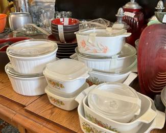 Kitchen -  Corning ware various sizes & designs with lids