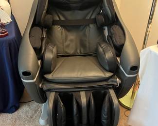 Inada DreamWave Massage Chair Made in Japan retail 6000 dollars new !!!! 